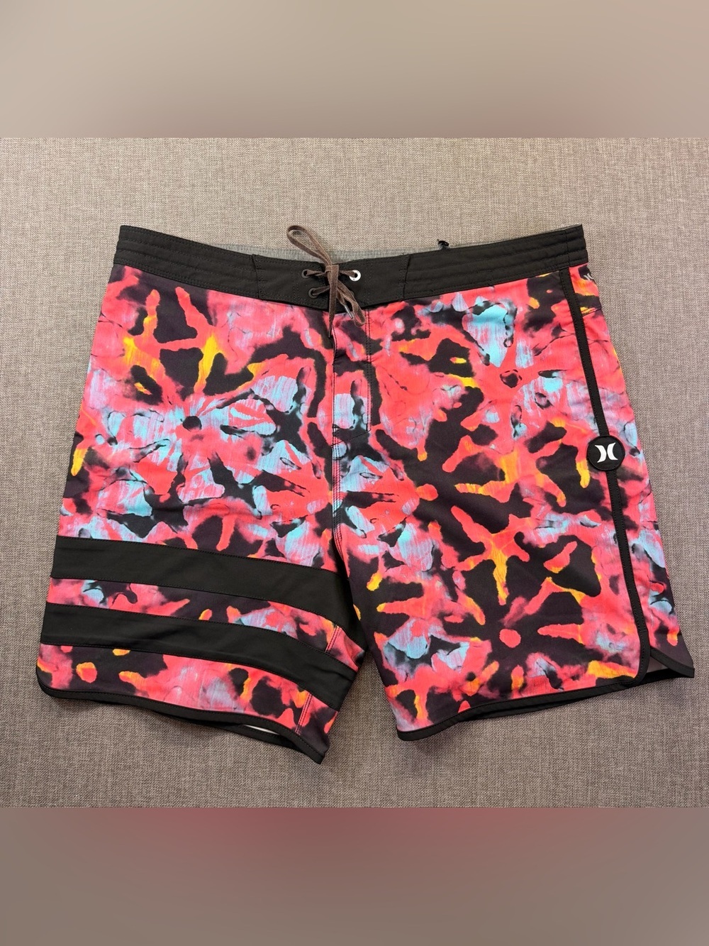 Hurley Men's Red, Black & Blue Abstract Floral Swim Board Shorts Size 36